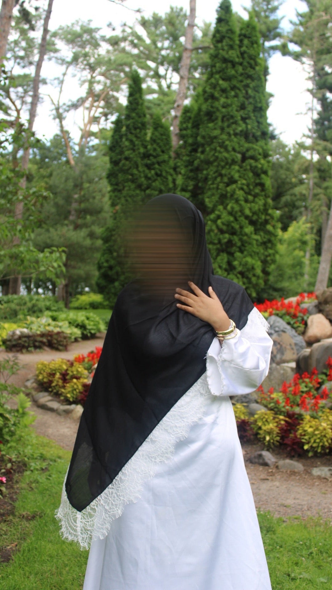 Black lace hijab +white lace